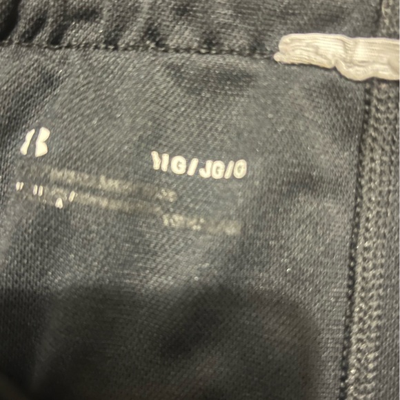 Under Armour Girls Black Athletic Shorts - Picture 2 of 2